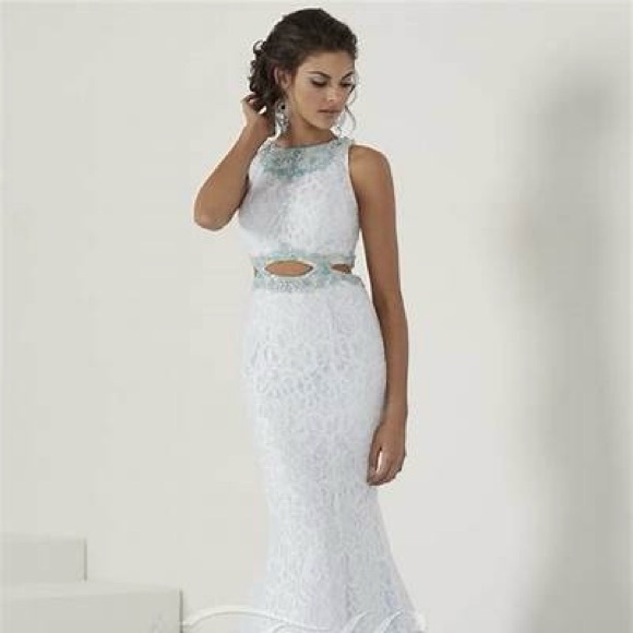 Tiffany Designs Dresses & Skirts - Tiffany Ivory Dress